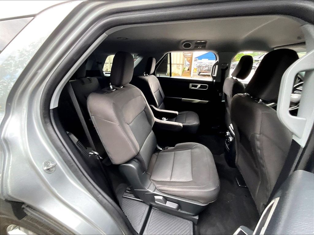2022 Ford Explorer — photo 16