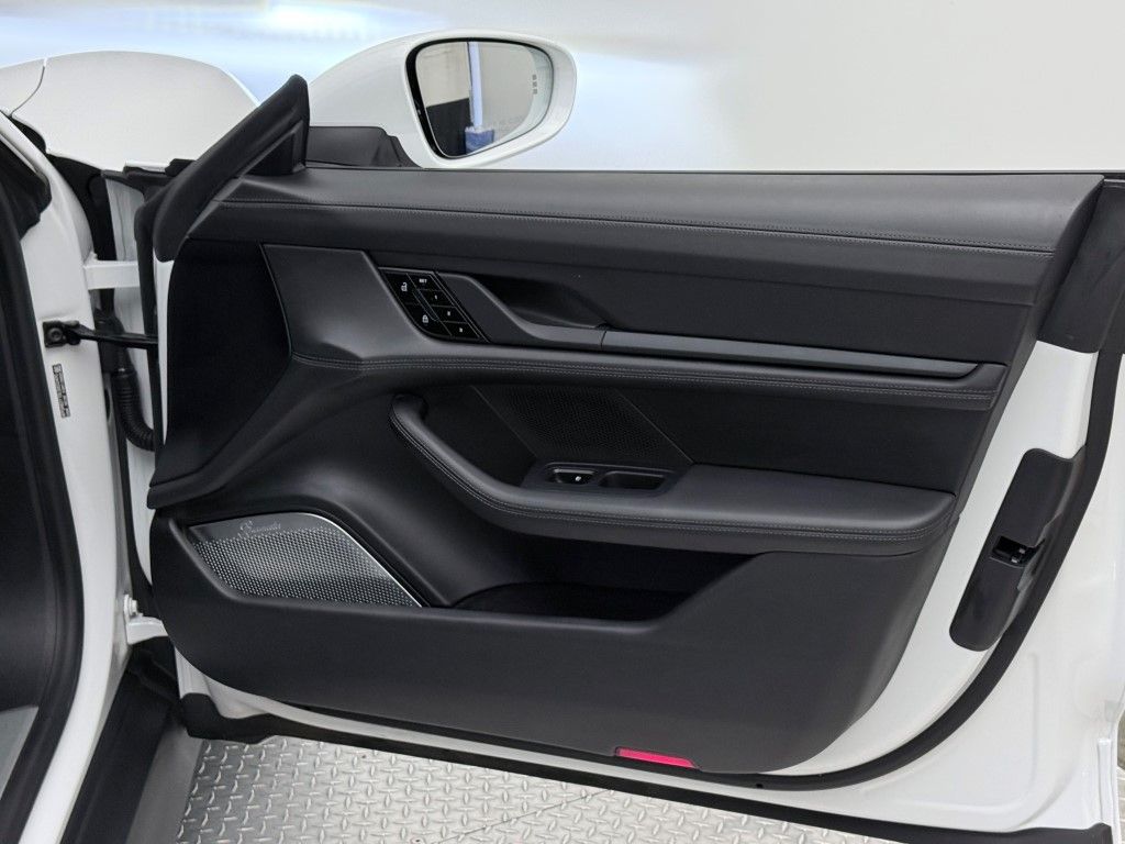 Thumbnail: 2020 Porsche Taycan - 24