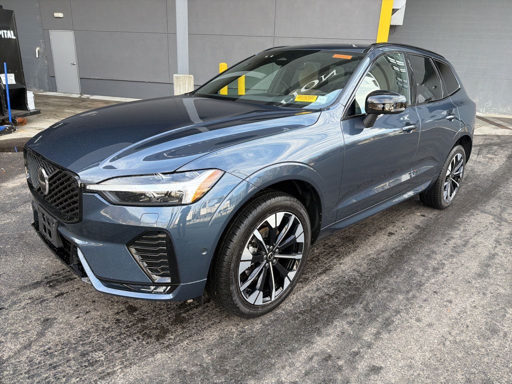 2026 Volvo XC60 B5 Plus AWD