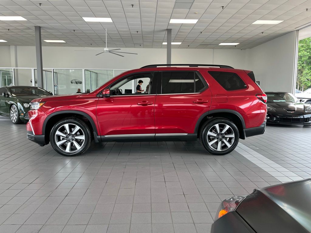View vehicle photo 4