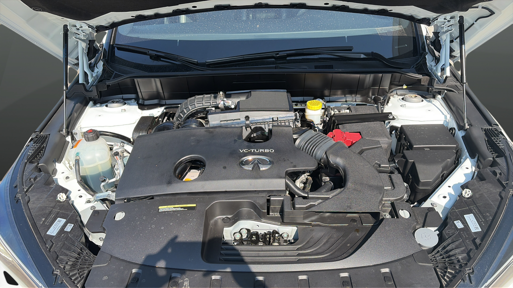 Used 2025 Radiant White INFINITI LUXE image 26