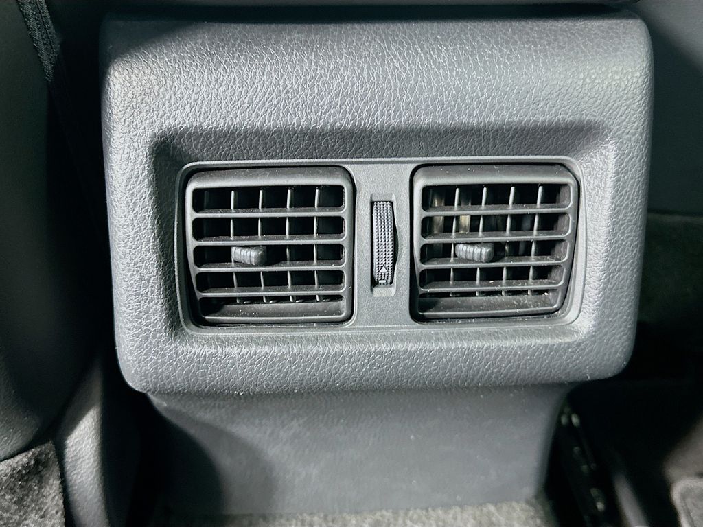 Thumbnail: 2021 Toyota Camry - 25