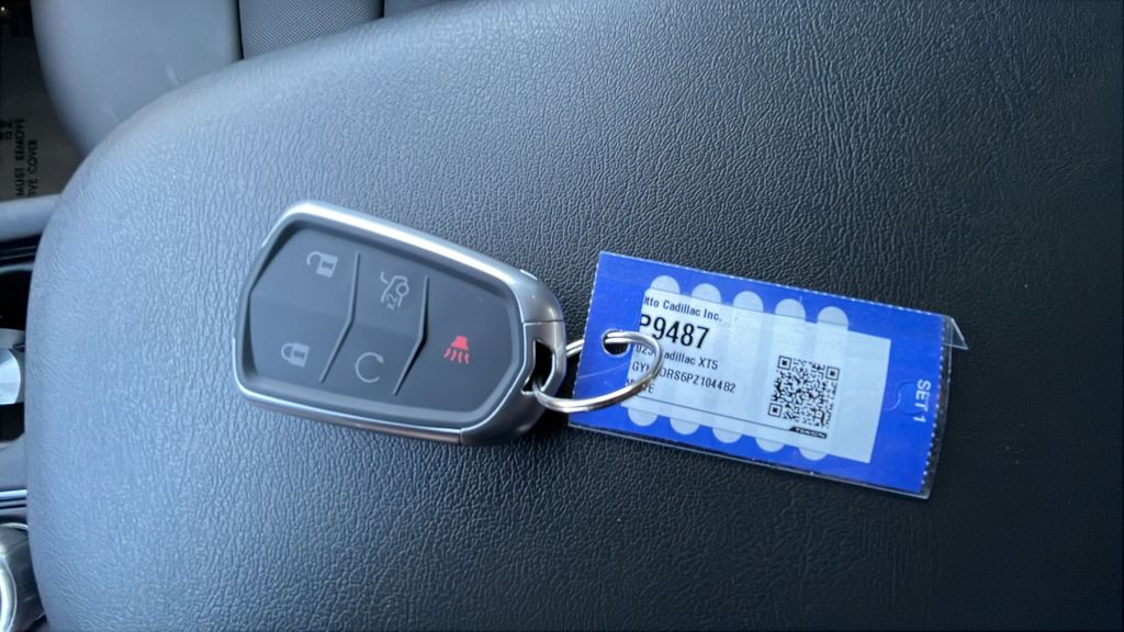 used 2023 Cadillac XT5 car, priced at $34,500