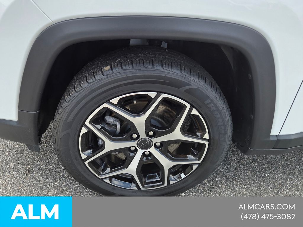 Used 2025 White Jeep Limited image 18