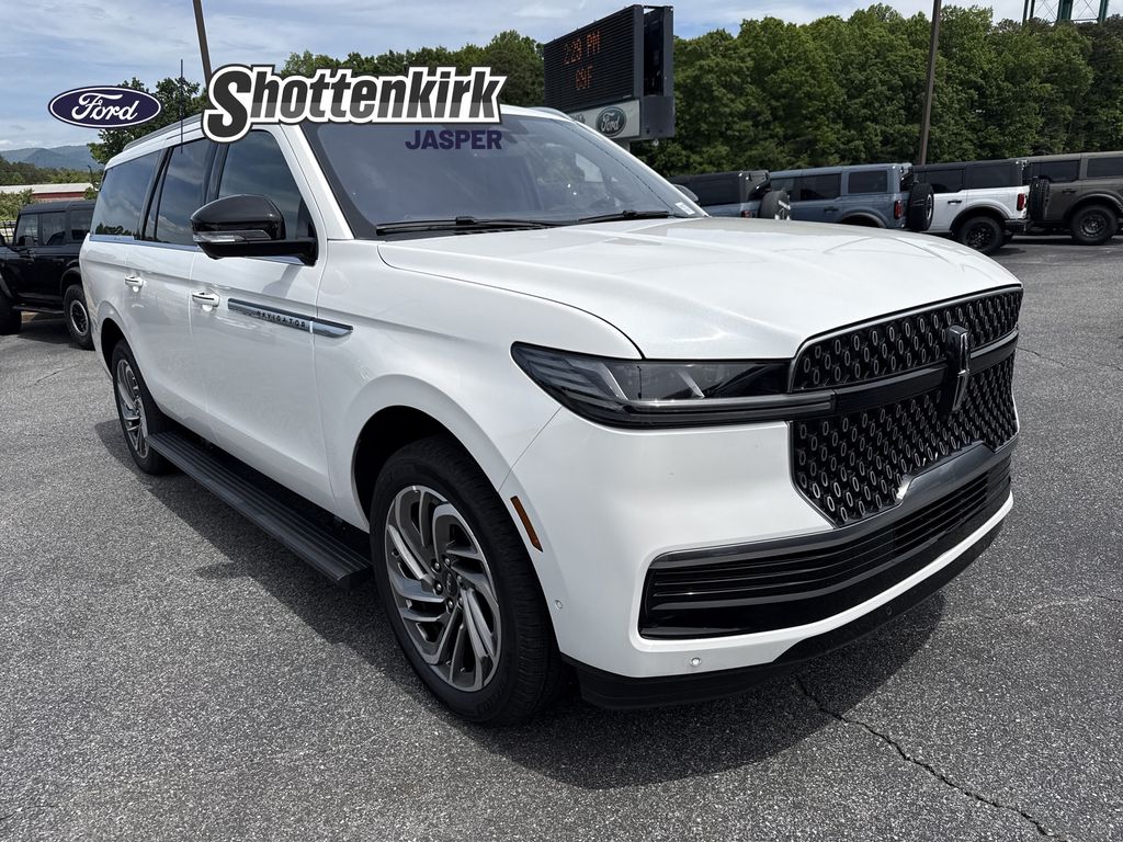 Pristine White Metallic Tri-Coat 2025 Lincoln Navigator SUV / Crossover Four-Wheel Drive Automatic