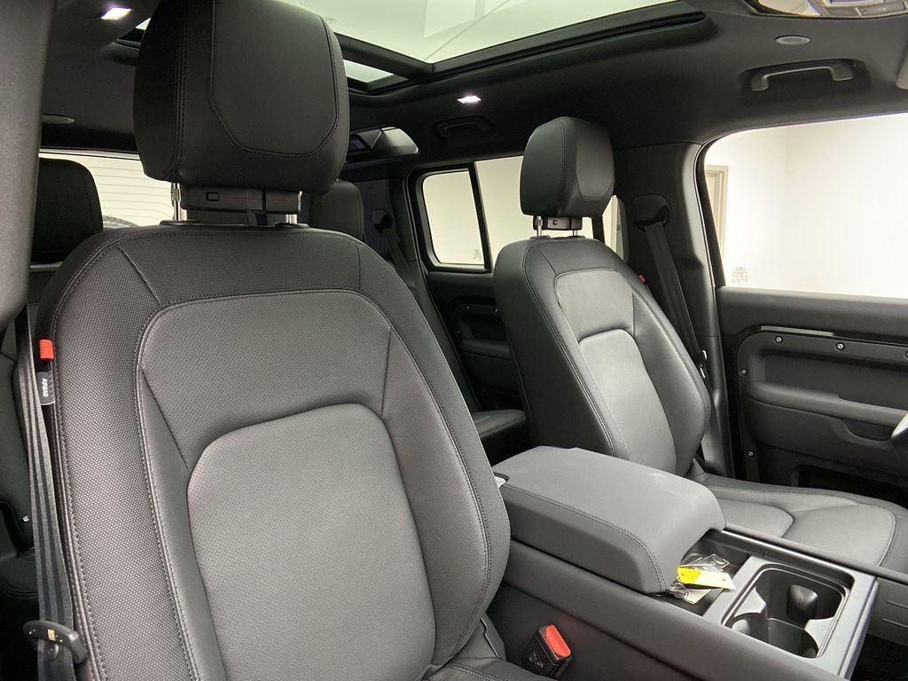 Thumbnail: 2023 Land Rover Defender - 3
