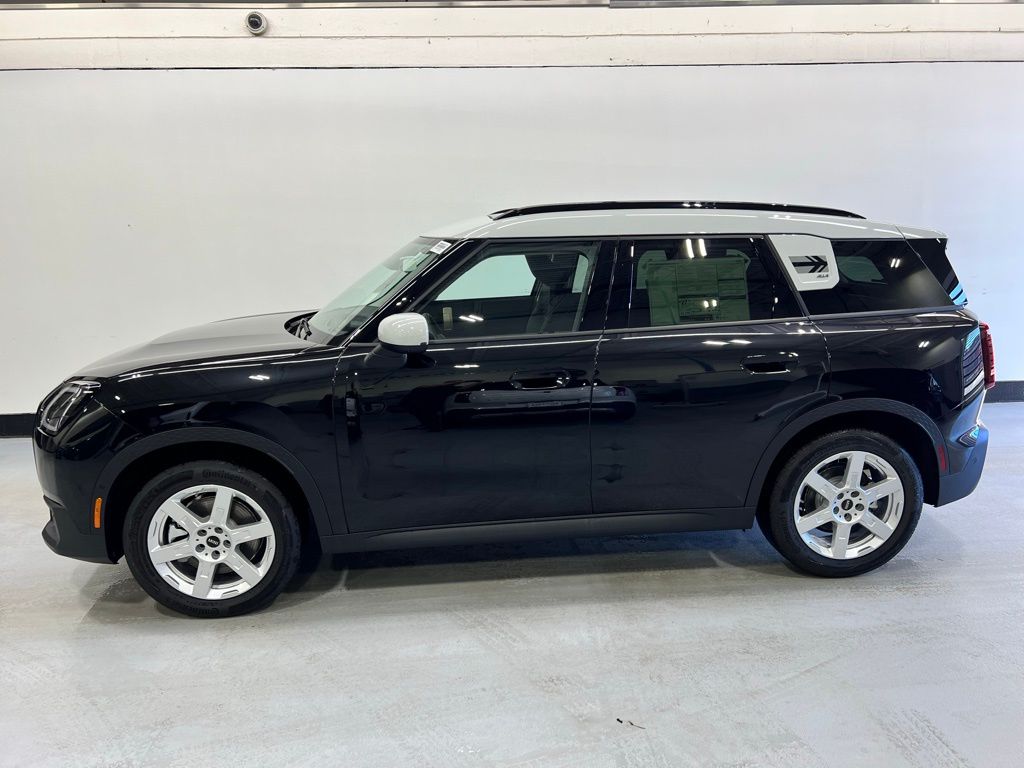 2025 MINI Cooper Countryman Base 2