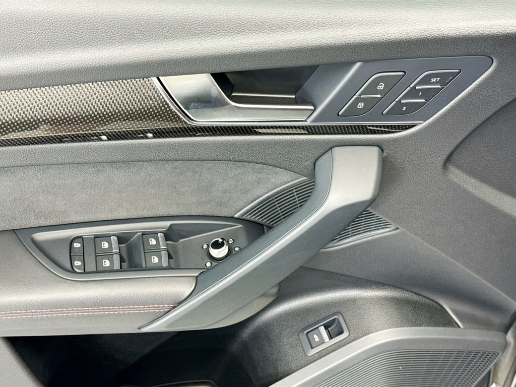 Thumbnail: 2023 Audi SQ5 - 22