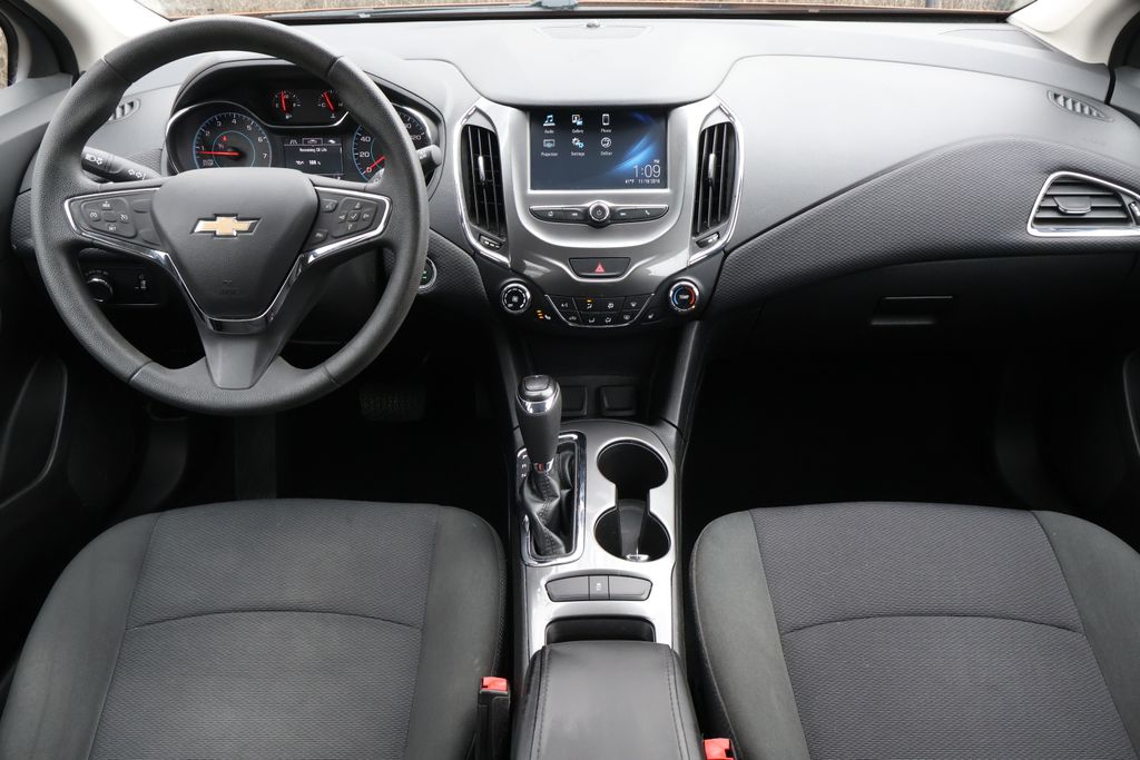 Thumbnail: 2017 Chevrolet Cruze - 14
