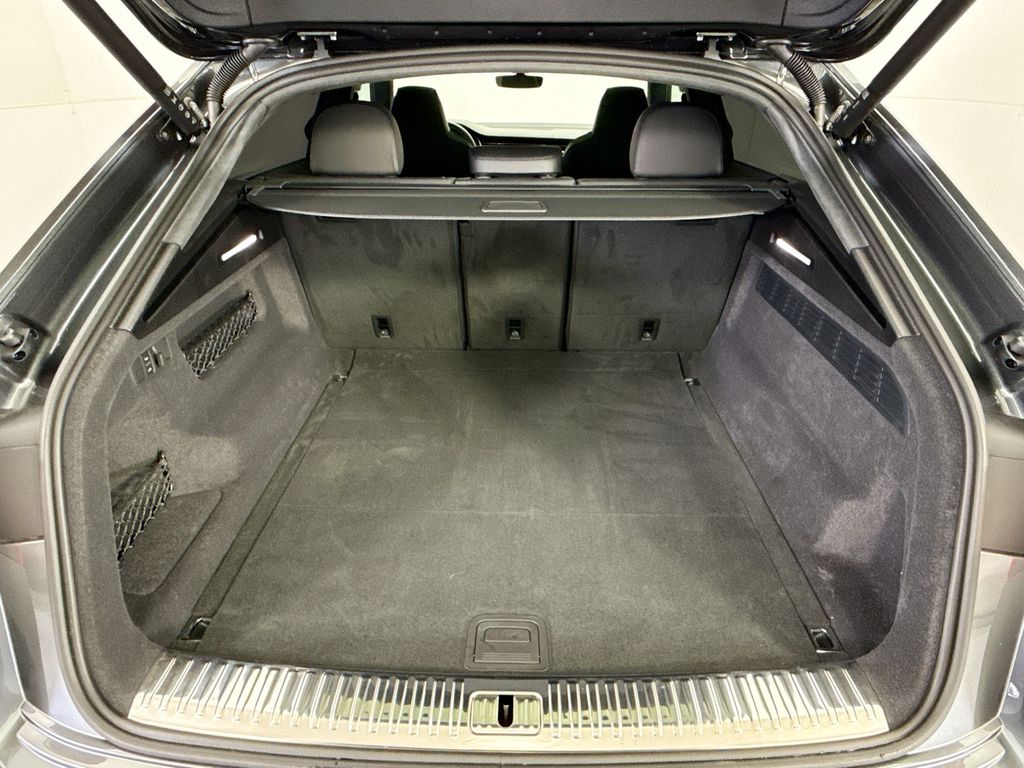 Thumbnail: 2025 Audi RS Q8 - 27