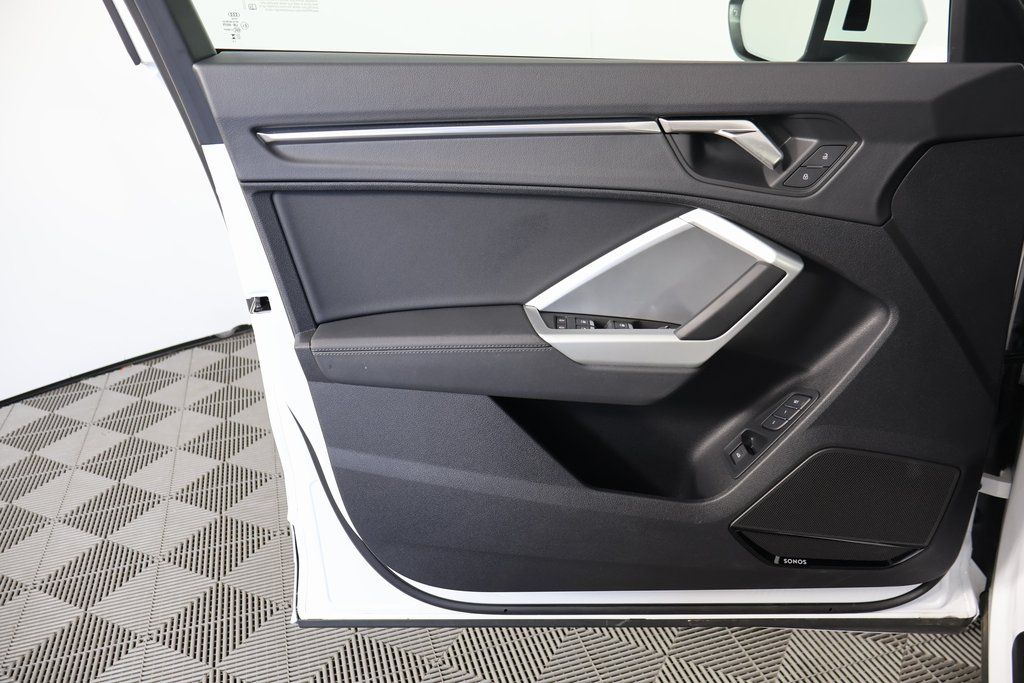 Thumbnail: 2024 Audi Q3 - 12