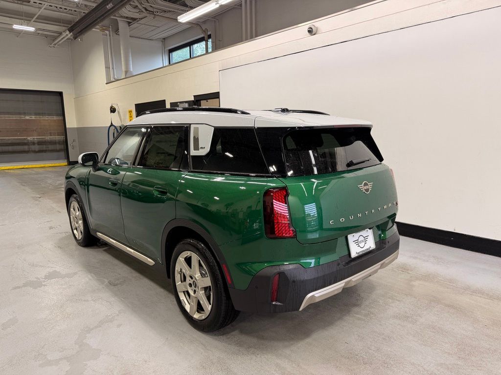 Thumbnail: 2027 MINI Cooper Countryman - 3