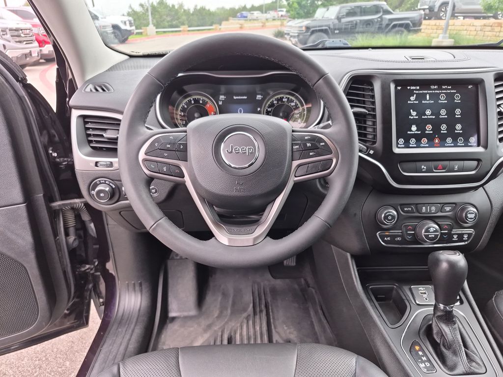Used Car 2021 Jeep Cherokee  Latitude Lux For Sale Under $25,000 In Austin, Texas