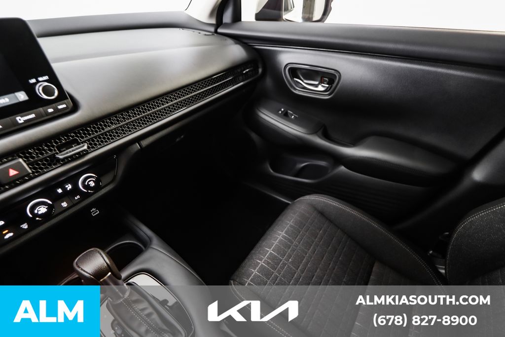 2023 Honda HR-V LX photo 37