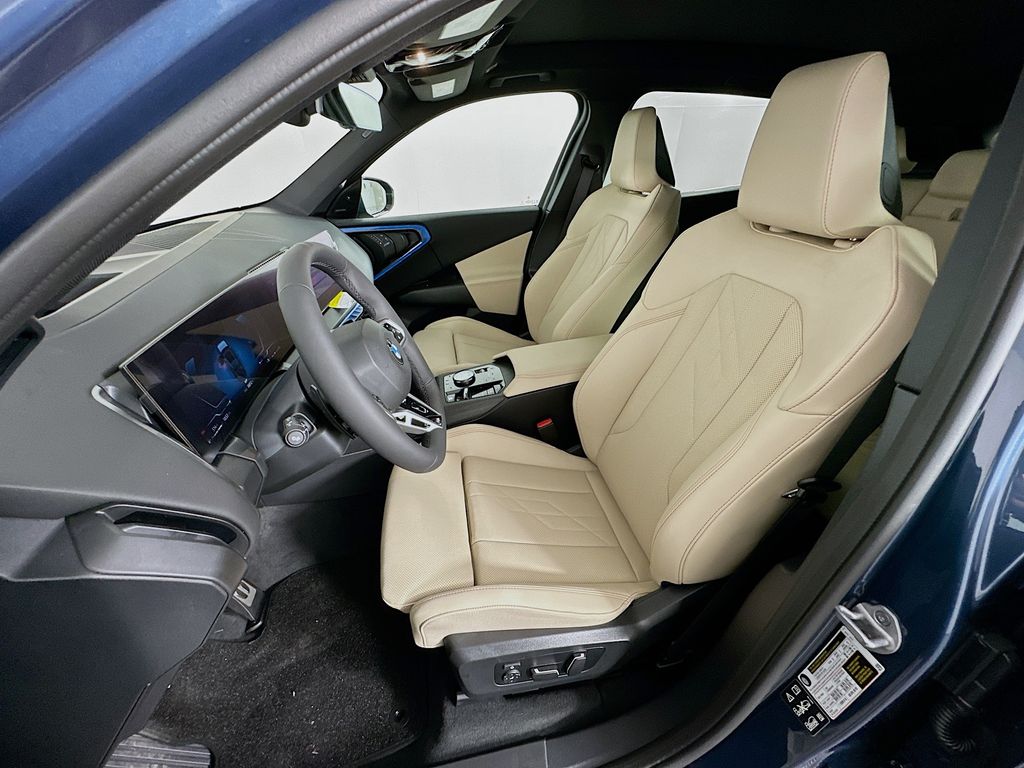 Thumbnail: 2025 BMW X3 - 16