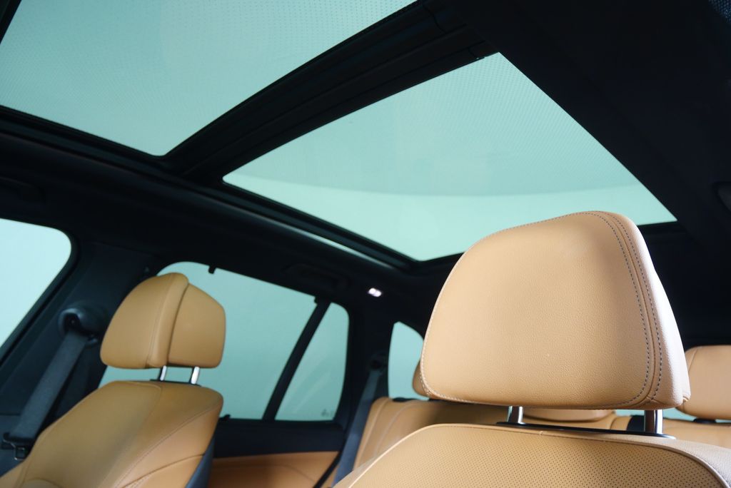 Thumbnail: 2022 BMW X5 - 12