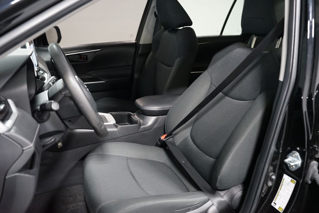 Thumbnail: 2024 Toyota RAV4 - 6