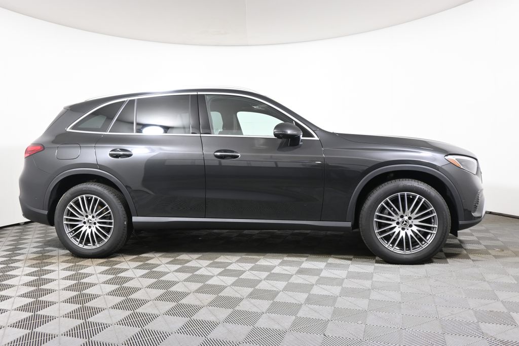 Thumbnail: 2026 Mercedes-Benz GLC - 8