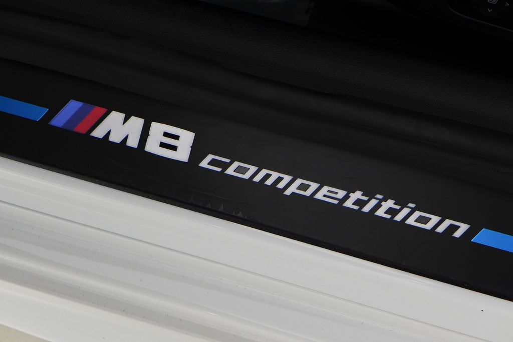 2022 BMW M8 Competition 6