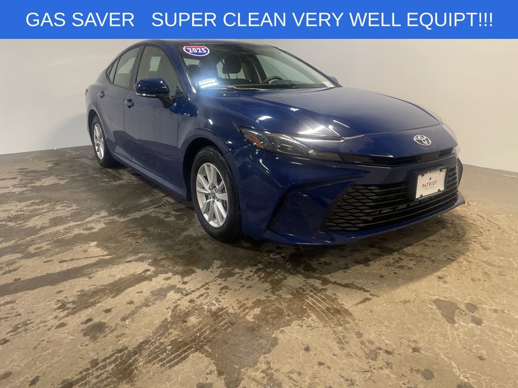 2025 Toyota Camry LE FWD
