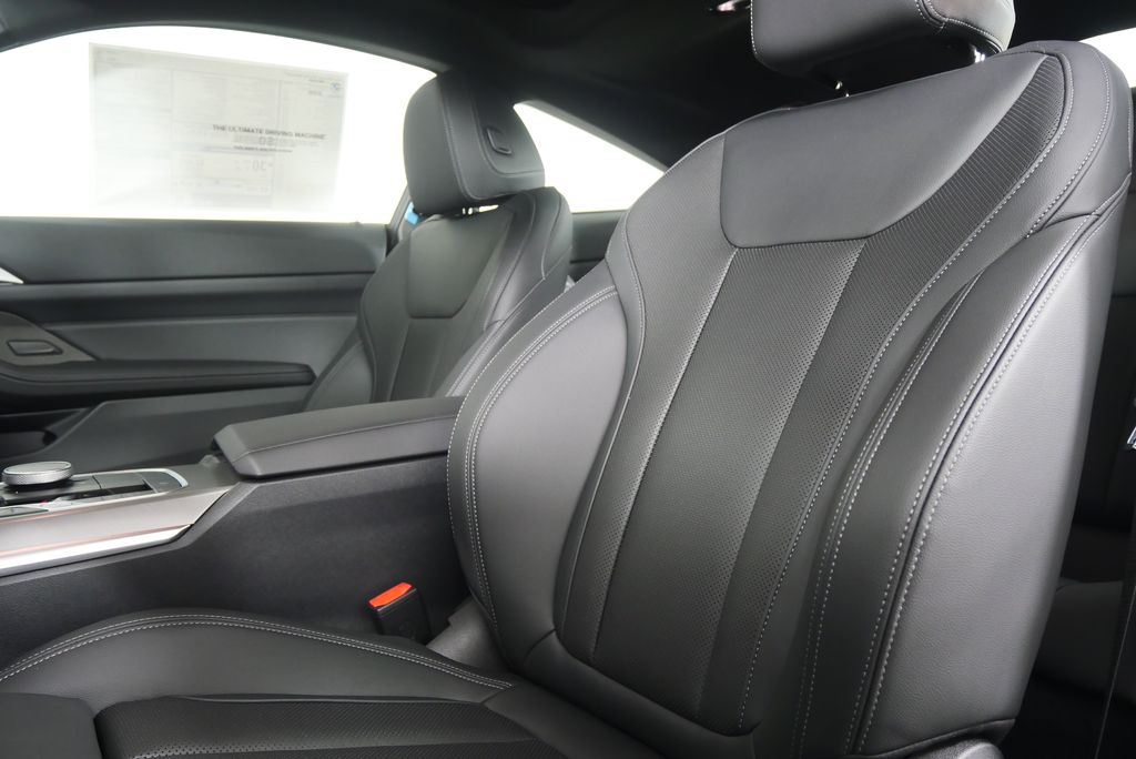 Thumbnail: 2026 BMW 4 Series - 12