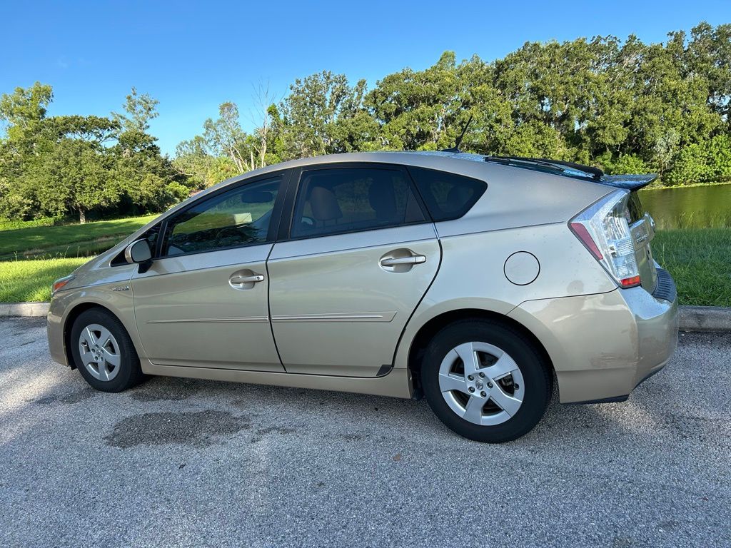 Thumbnail: 2010 Toyota Prius - 3