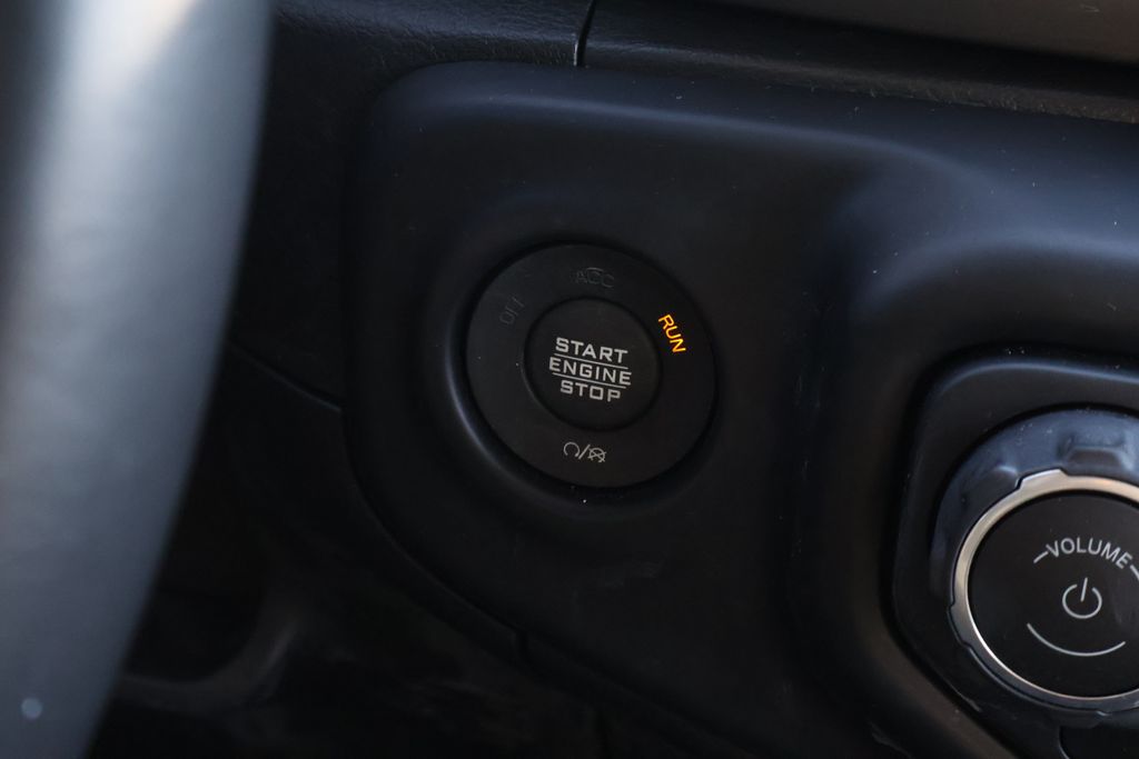 Thumbnail: 2019 Jeep Wrangler - 27