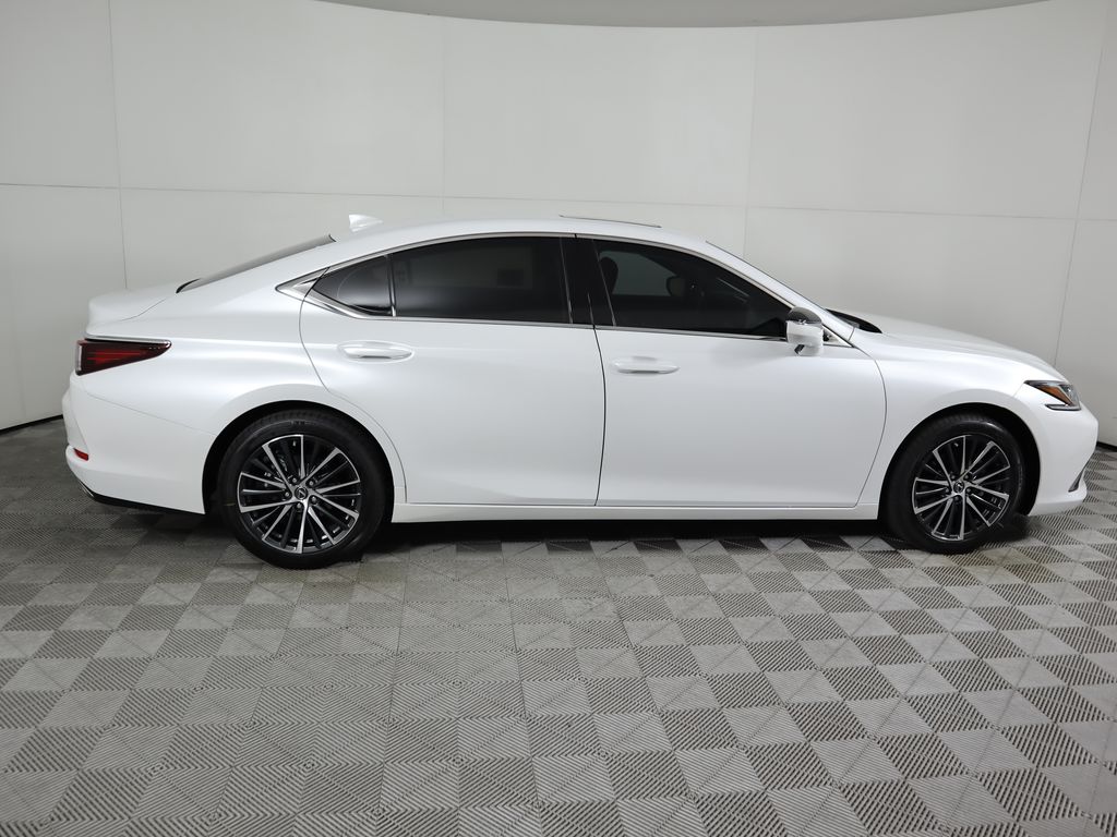 Thumbnail: 2025 Lexus ES - 4