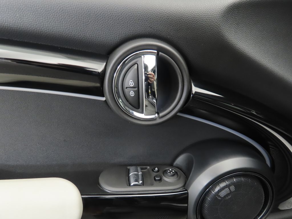 Thumbnail: 2023 MINI Cooper - 24