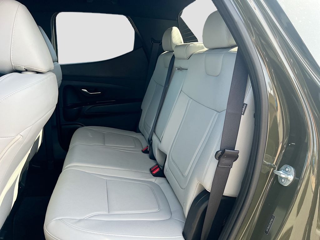 Used 2025 Green Hyundai SEL image 23