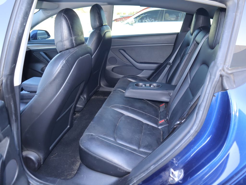 Thumbnail: 2022 Tesla Model 3 - 10