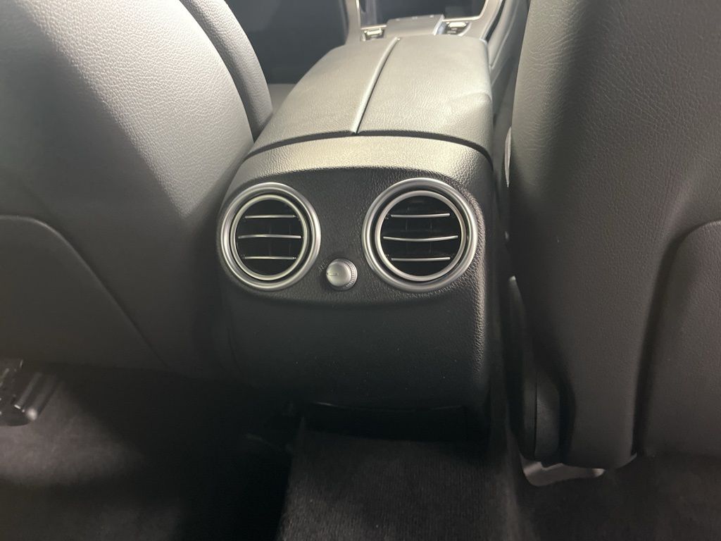 Thumbnail: 2022 Mercedes-Benz GLC - 12