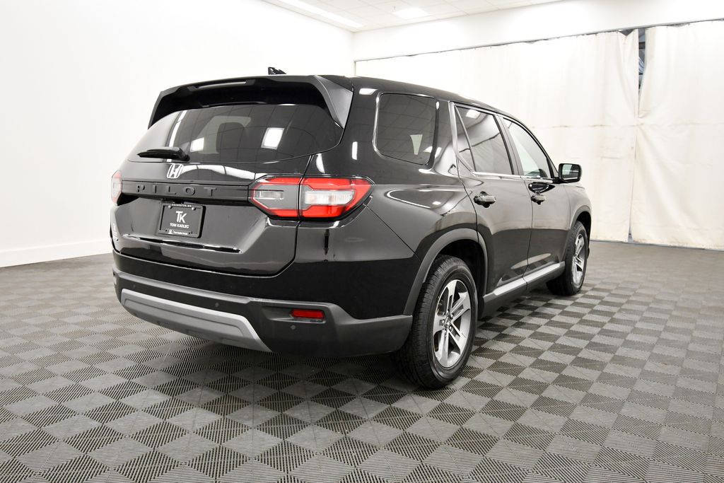 Used 2025 Honda Pilot SUV