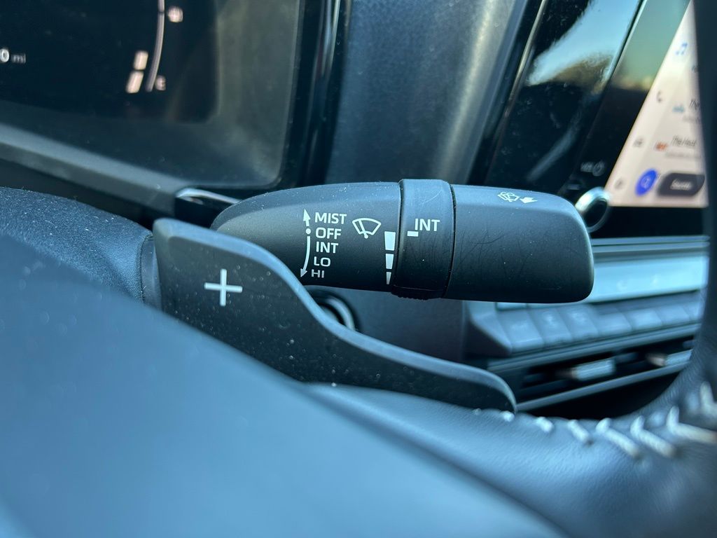 Thumbnail: 2025 Toyota Camry - 21