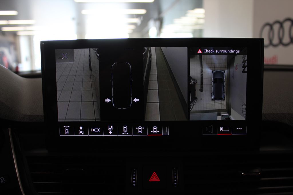 Thumbnail: 2024 Audi Q5 - 25