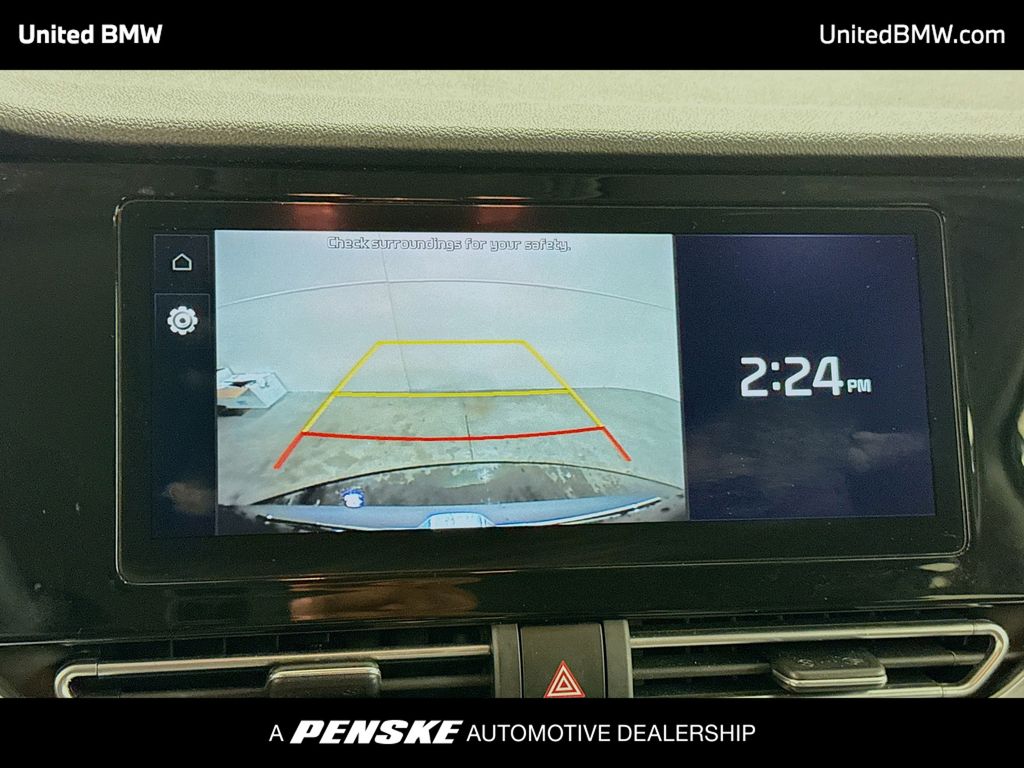 Thumbnail: 2022 Kia Niro - 8