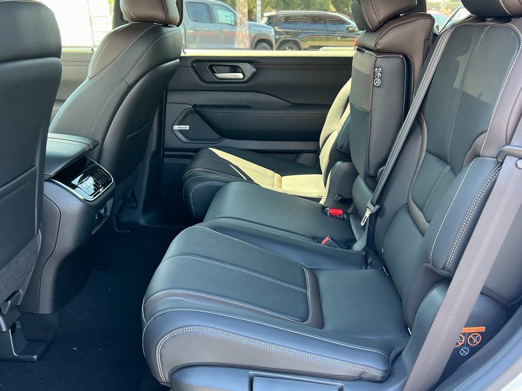 2026 Nissan Armada SL - Photo 14