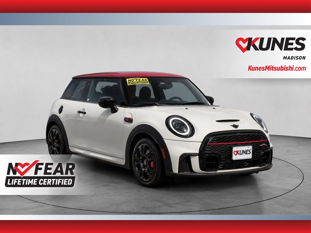 Pepper White 2023 MINI Cooper Hatchback Front-Wheel Drive 8-Speed Automatic