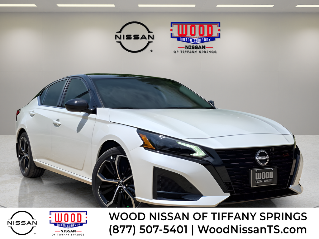 Pearl White/Super Black 2026 Nissan Altima 2.5 SR FWD Sedan Front-Wheel Drive Continuously Variable Transmission