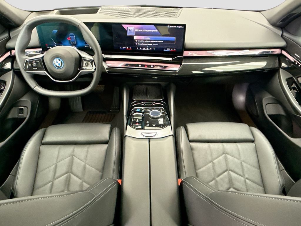 Thumbnail: 2026 BMW i5 - 13