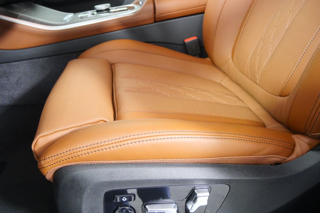 Thumbnail: 2026 BMW X5 - 9