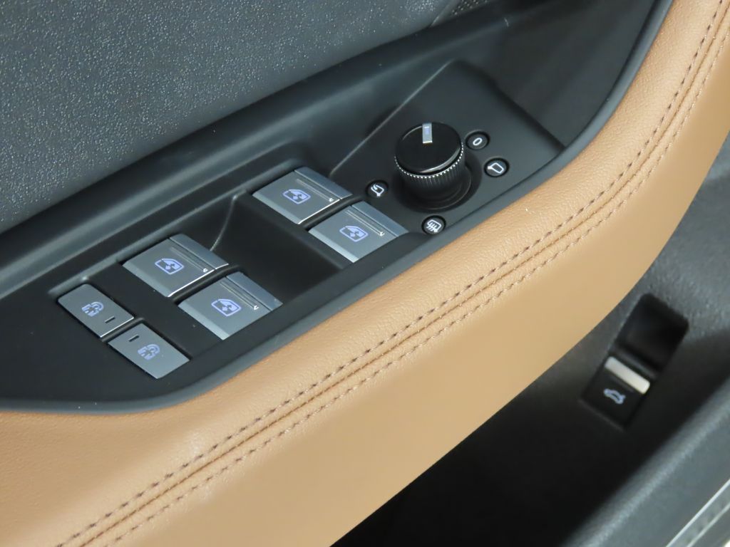 Thumbnail: 2021 Audi e-tron - 29