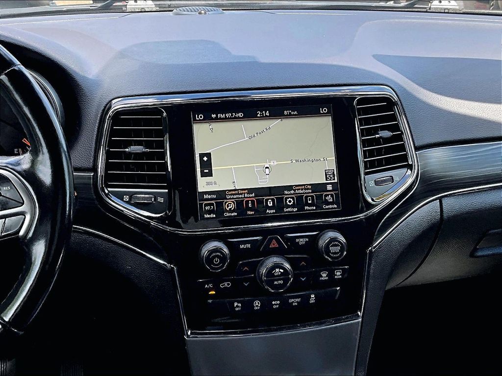 2021 Jeep Grand Cherokee — photo 18