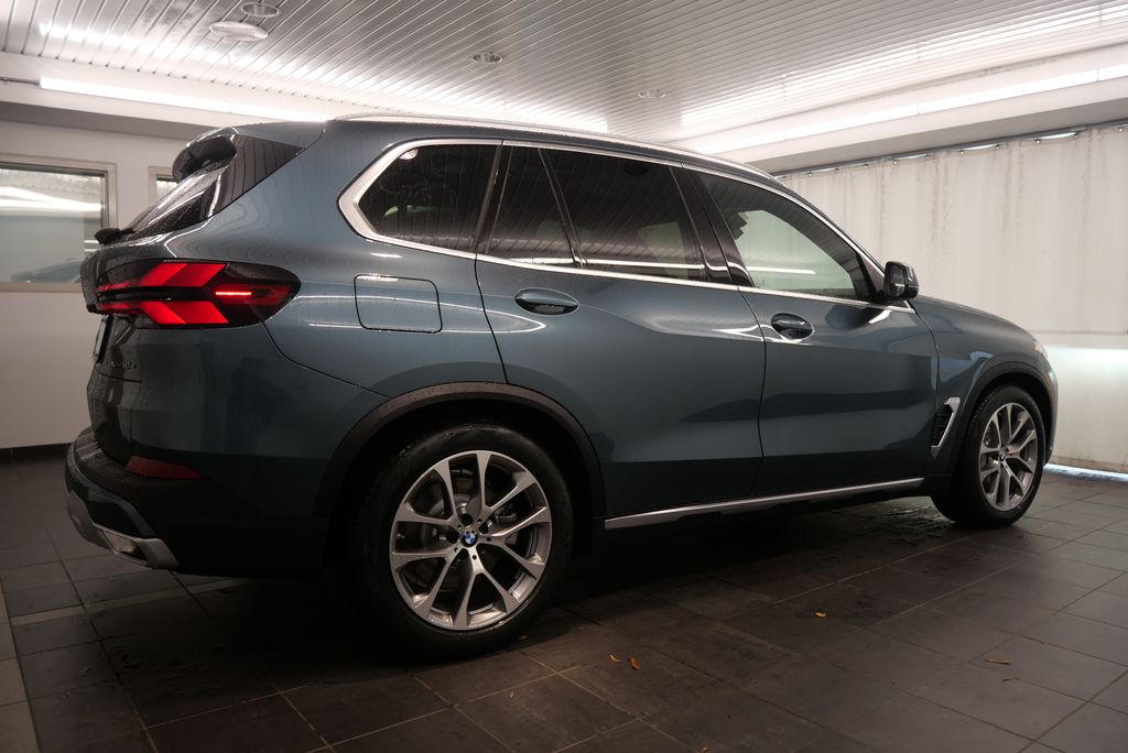 2025 BMW X5 xDrive50e 7