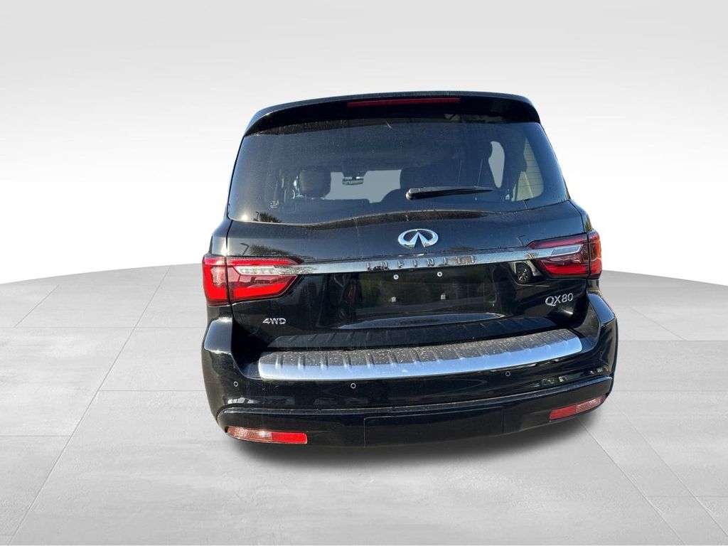 2023 INFINITI QX80 Premium Select 7