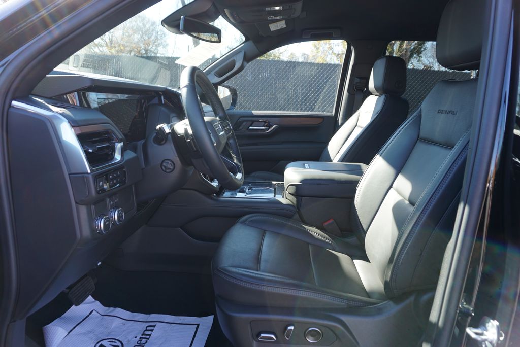 Thumbnail: 2025 GMC Yukon - 9