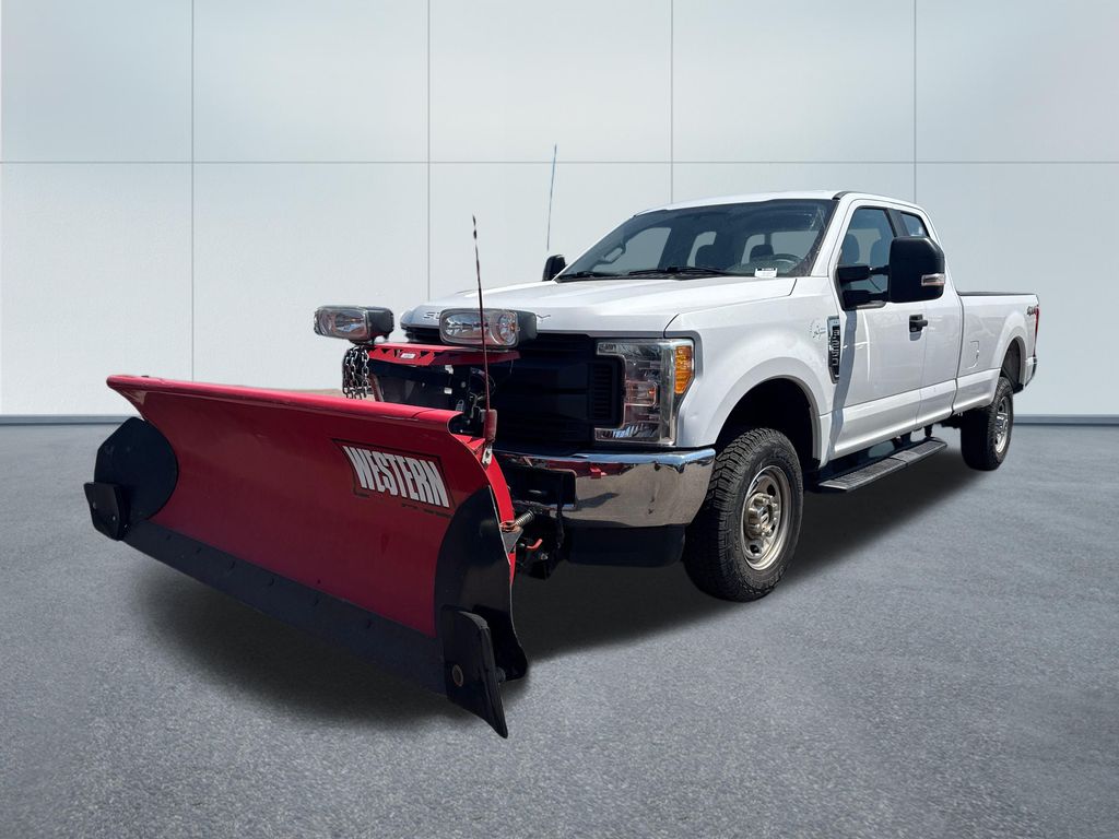 Oxford White 2017 Ford F-250 Super Duty Pickup Truck Four-Wheel Drive 6-Speed Automatic