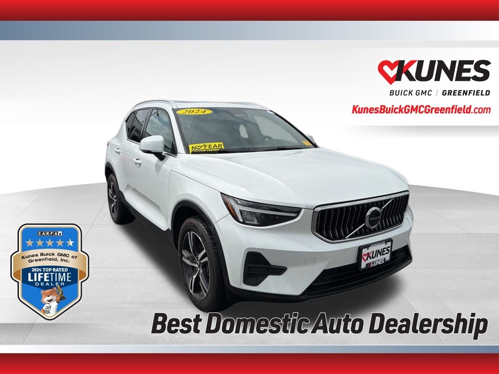 White 2024 Volvo XC40 SUV / Crossover Automatic