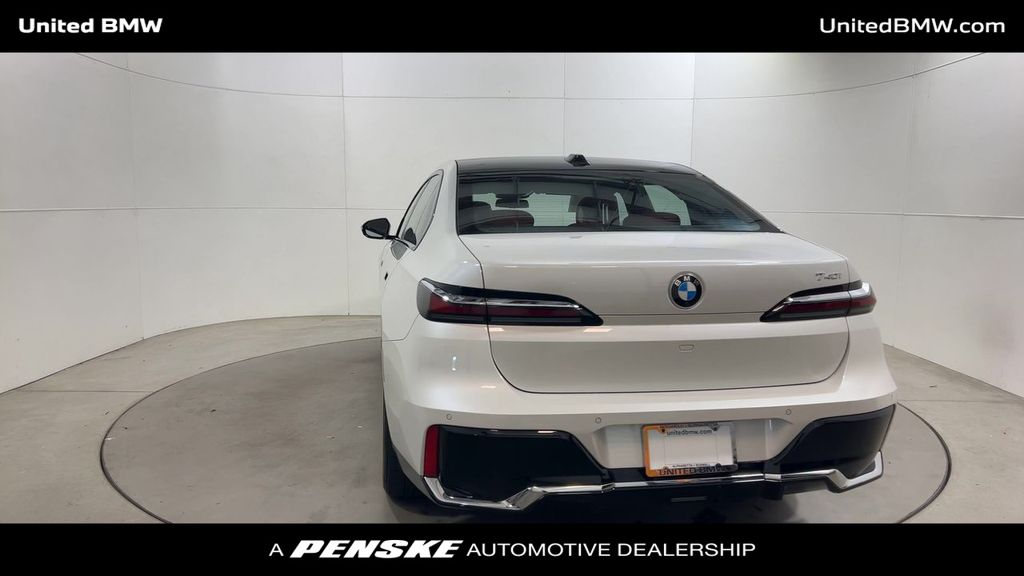 2024 BMW 7 Series 740i 7