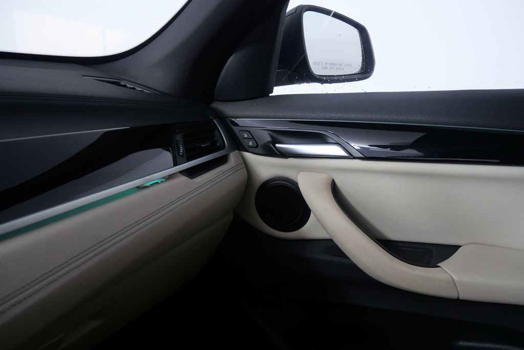 2022 BMW X1 sDrive28i 27
